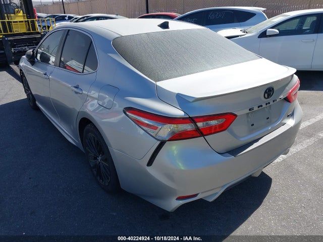 Toyota CAMRY SE 2018 4T1B11HK8JU113170 Image 3