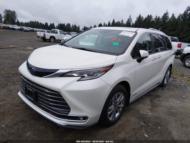 Toyota Sienna Platinum 2021 5TDESKFCXMS027643 Image 2