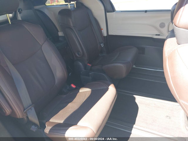 Auction sale of the 2021 Toyota Sienna Platinum, vin: 5TDESKFCXMS027643, lot number: 40225043