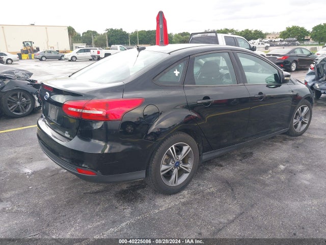 Ford FOCUS SE 2016 1FADP3FE1GL376710 Image 4