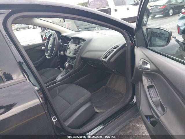 Ford FOCUS SE 2016 1FADP3FE1GL376710 Image 5