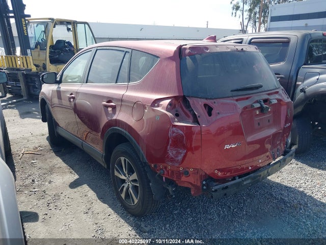 Toyota Rav4 Xle 2018 JTMWFREVXJD114910 Image 3