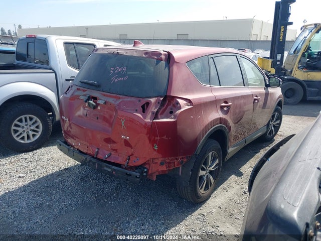 Toyota Rav4 Xle 2018 JTMWFREVXJD114910 Image 4