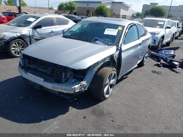 Honda Accord Touring 2018 1HGCV1F92JA040300 Image 2
