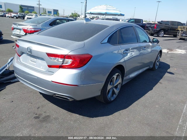 Honda Accord Touring 2018 1HGCV1F92JA040300 Image 4