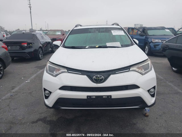 Toyota Rav4 Xle 2018 2T3WFREV0JW460385 Image 12