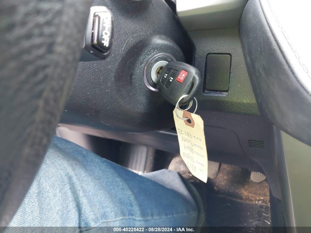 Toyota RAV4 LE 2017 2T3BFREV4HW578237 Image 11
