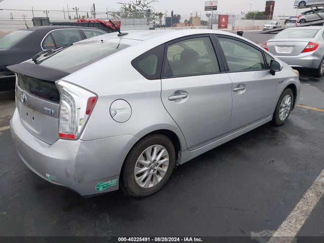 JTDKN3DP5E3051986 Toyota PRIUS PLUG-IN