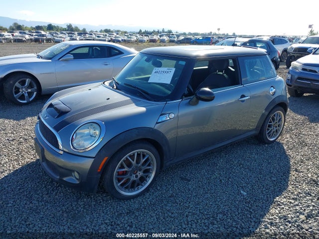 2007 MINI COOPER S WMWMF73517TL89723 Photo 1