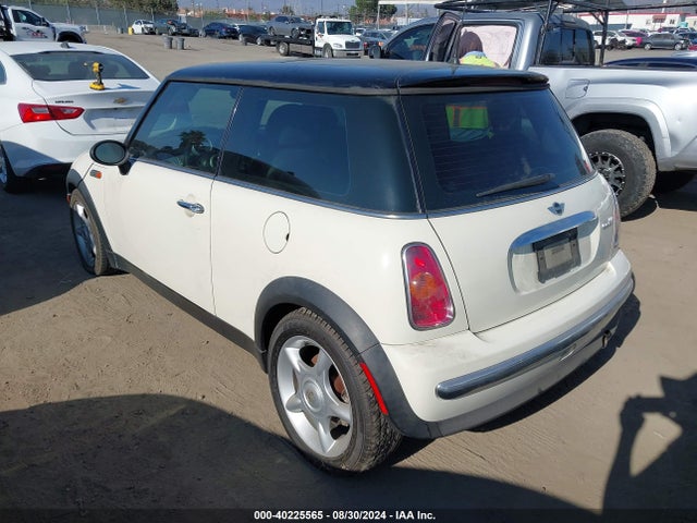2003 MINI COOPER WMWRC33443TJ50160 Photo 2