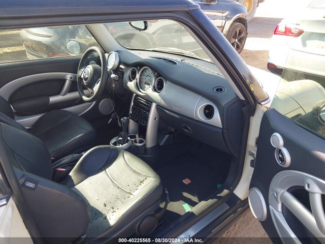 2003 MINI COOPER WMWRC33443TJ50160 Photo 4