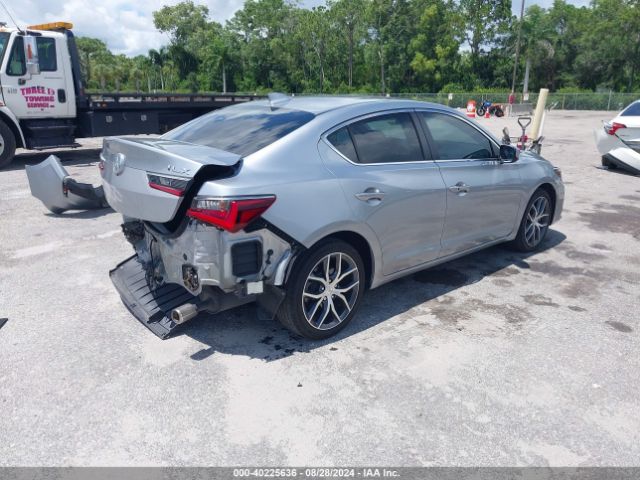 19UDE2F78NA005551 Acura Ilx Premium Package