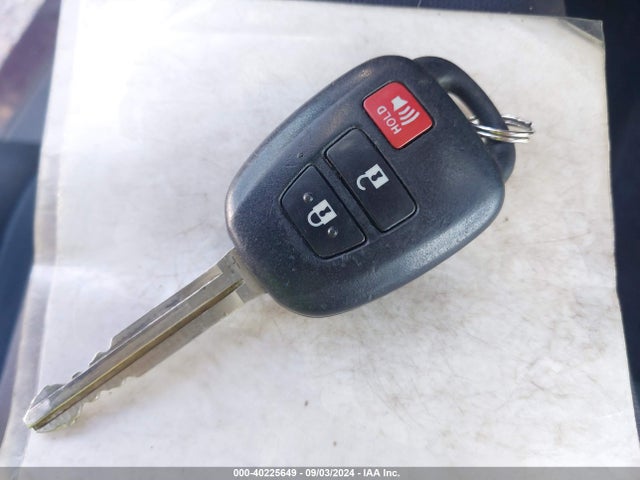 Toyota RAV4 LE 2017 2T3ZFREV8HW396457 Image 11