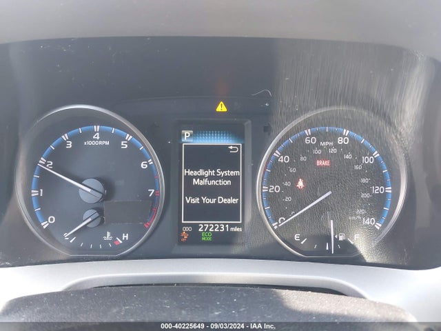 Toyota RAV4 LE 2017 2T3ZFREV8HW396457 Image 7