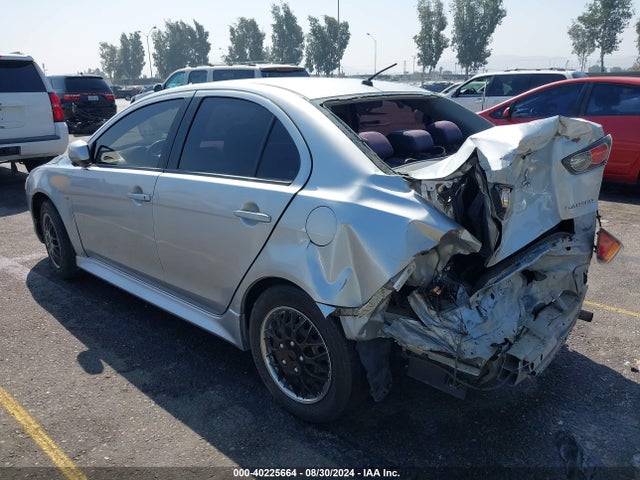 2011 MITSUBISHI LANCER JA32U2FU8BU032045 Photo 2