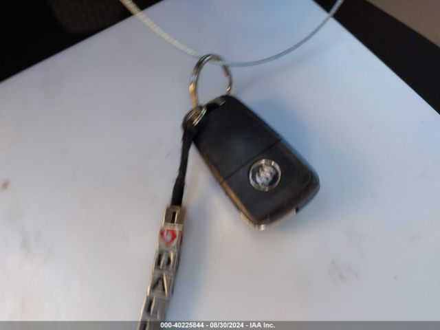 1G4GB5G36GF112262 Buick Lacrosse Leather