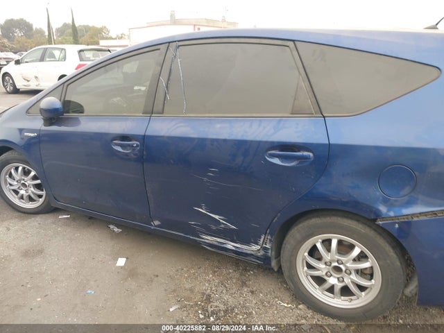 Toyota Prius V Two 2015 JTDZN3EU3FJ033499 Image 14