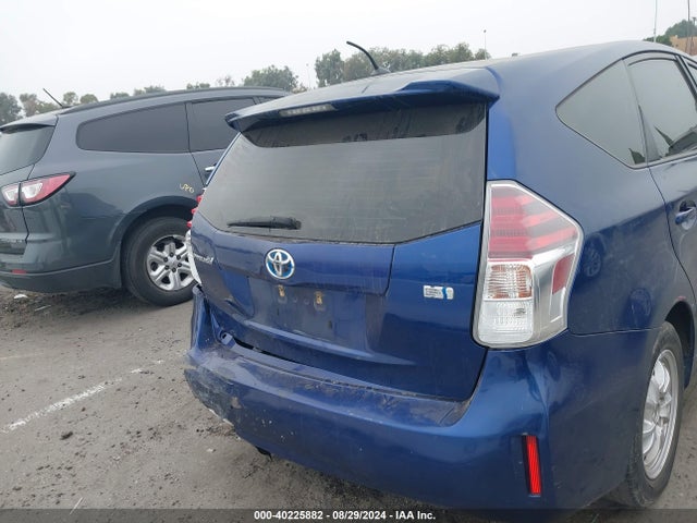 Toyota Prius V Two 2015 JTDZN3EU3FJ033499 Image 16