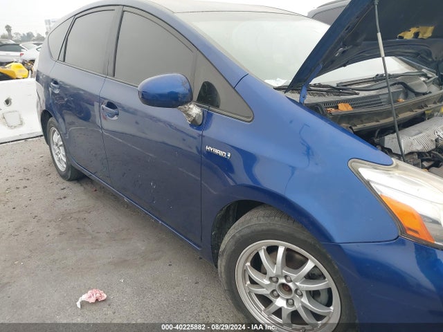 Toyota Prius V Two 2015 JTDZN3EU3FJ033499 Image 18