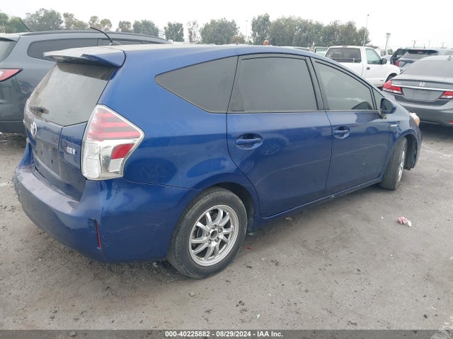 Toyota Prius V Two 2015 JTDZN3EU3FJ033499 Image 4