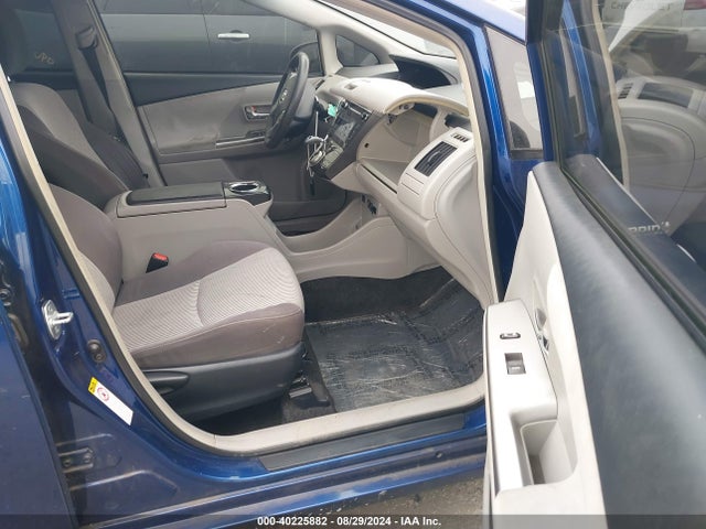 Toyota Prius V Two 2015 JTDZN3EU3FJ033499 Image 5