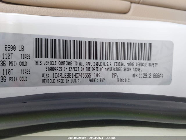 1C4RJEBG1HC745555 Jeep Grand Cherokee Limited 4x2