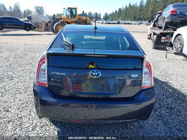 Toyota Prius Three 2014 JTDKN3DU6E0392658 Image 16