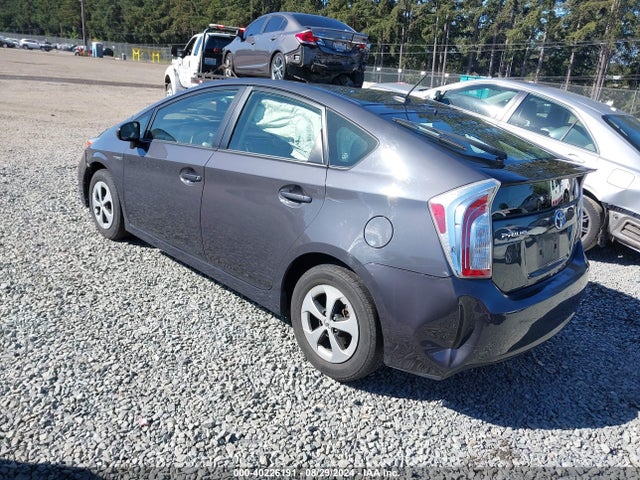 Toyota Prius Three 2014 JTDKN3DU6E0392658 Image 3