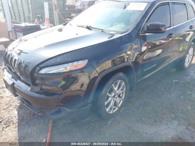1C4PJLCB3FW706802 Jeep Cherokee Latitude