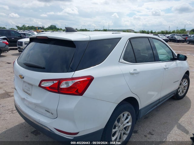 Chevrolet EQUINOX LT 2018 2GNAXSEV1J6114704 Image 4