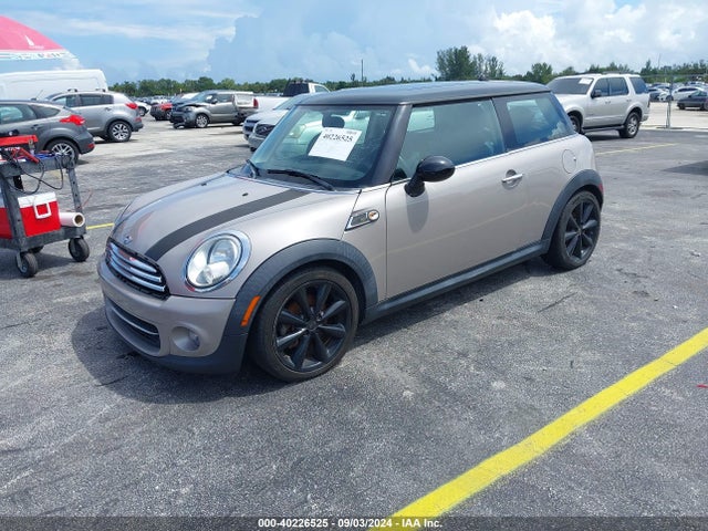 2013 MINI HARDTOP WMWSU3C53DT370155 Photo 1