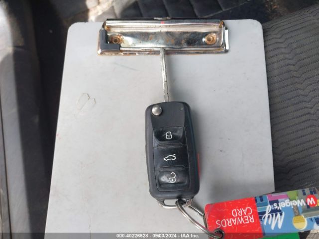 3VWF07AT1GM634708 Volkswagen Beetle 1.8t S