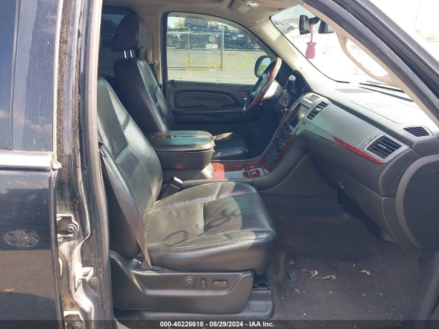 Продажа на аукционе авто 2009 Cadillac Escalade Esv Standard, vin: 1GYFK26239R115221, номер лота: 40226618