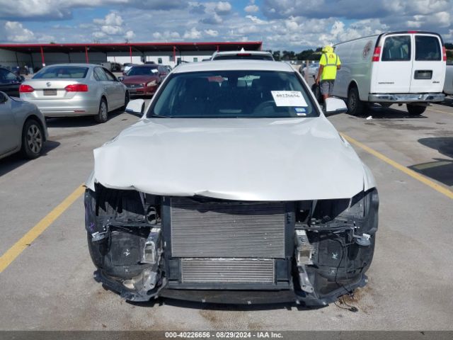 WBA8E1G5XJNU89682 BMW 320i