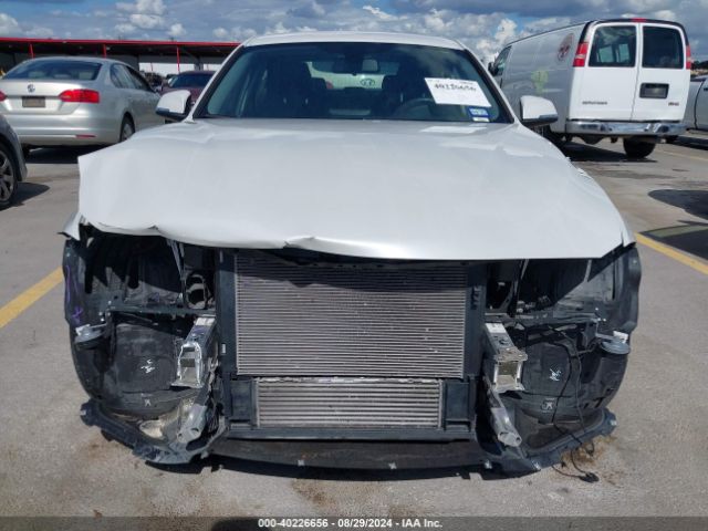 WBA8E1G5XJNU89682 BMW 320i
