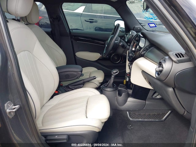 2016 MINI HARDTOP WMWXU3C54G2B67228 Photo 4