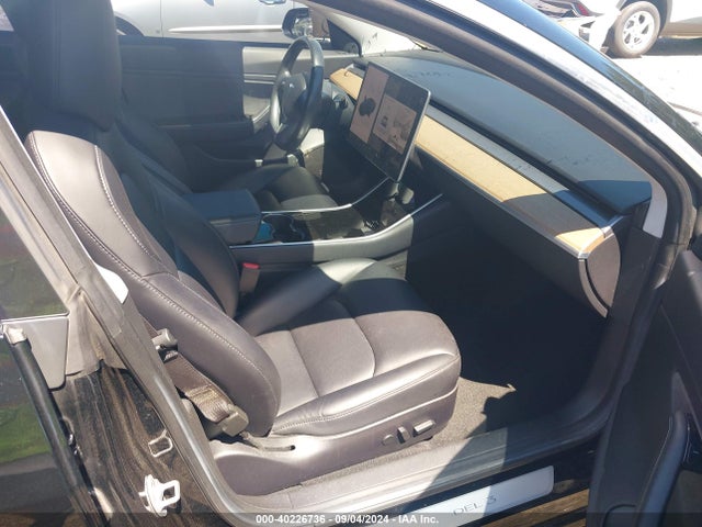 2018 TESLA MODEL 3 5YJ3E1EA4JF042129 Photo 4