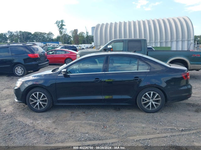 3VWB67AJ5JM244018 Volkswagen Jetta 1.4t Se/1.4t Wolfsburg Edition