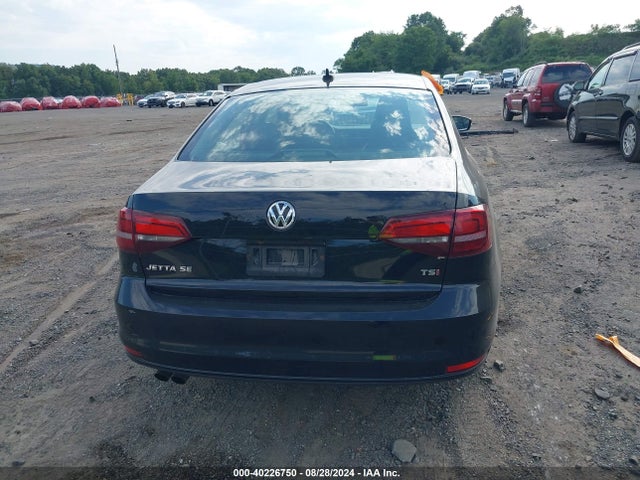 3VWB67AJ5JM244018 Volkswagen Jetta 1.4t Se/1.4t Wolfsburg Edition