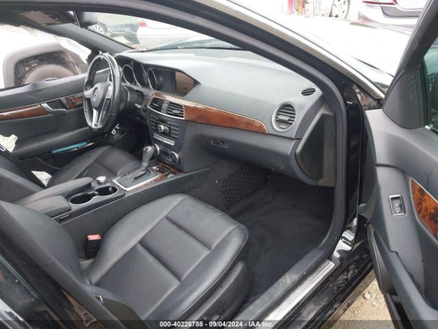 WDDGF8ABXEA959893 Mercedes-Benz C 300 Luxury 4matic/sport 4matic