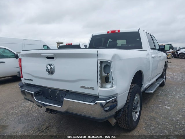 3C6UR5DJ5MG554635 RAM 2500 Big Horn  4x4 6'4 Box