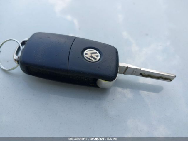 1VWDT7A31HC004513 Volkswagen Passat 1.8t R-line