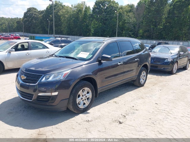 Chevrolet Traverse Ls 2015 1GNKRFKD4FJ230779 Image 2
