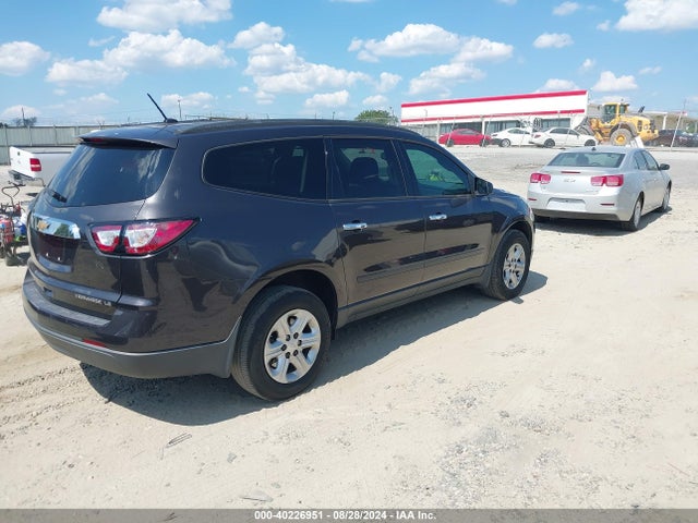 Chevrolet Traverse Ls 2015 1GNKRFKD4FJ230779 Image 4