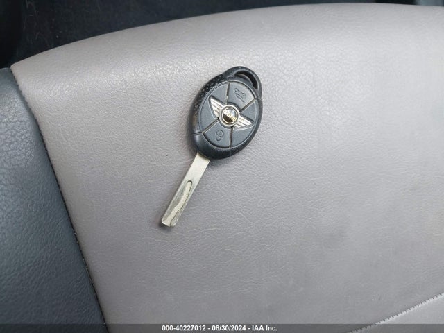 2005 MINI COOPER S WMWRH33535TK56192 Photo 10