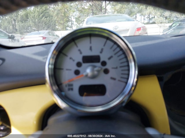 2005 MINI COOPER S WMWRH33535TK56192 Photo 6