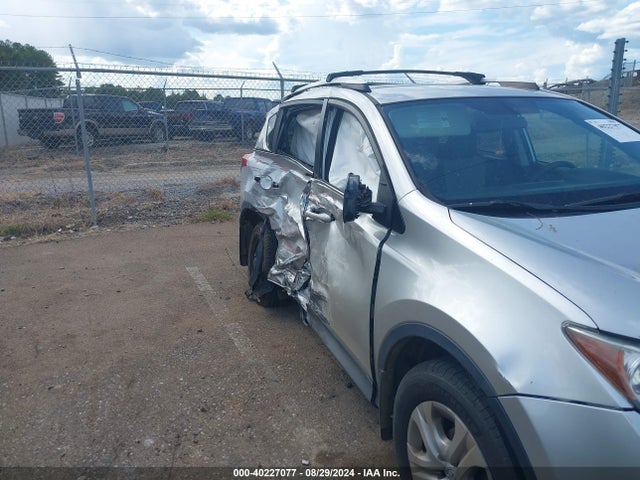 Toyota RAV4 LE 2015 2T3BFREV4FW347271 Image 16