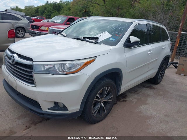 Toyota Highlander Xle V6 2016 5TDKKRFH7GS160212 Image 2