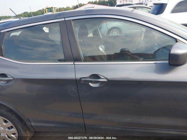 JN1BJ1CR8JW200891 Nissan Rogue Sport S