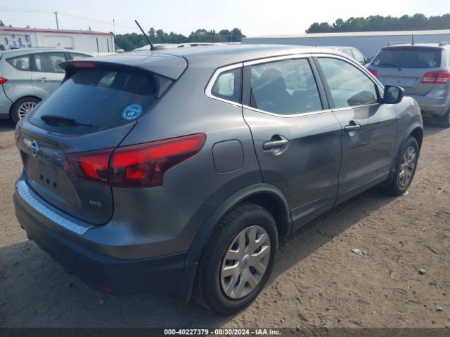 JN1BJ1CR8JW200891 Nissan Rogue Sport S